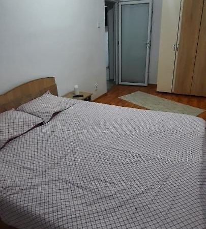 Apartament La Denis Bîrlad Exteriör bild