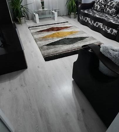 Apartament La Denis Bîrlad Exteriör bild