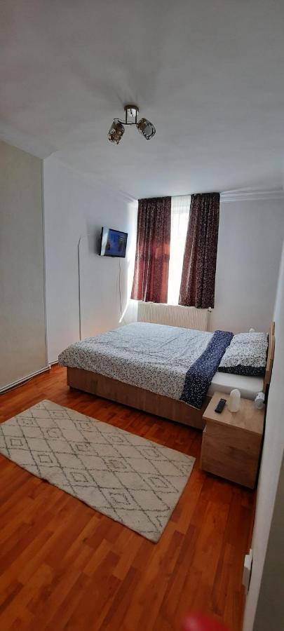 Apartament La Denis Bîrlad Exteriör bild
