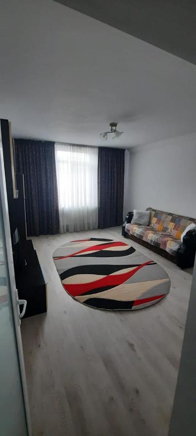 Apartament La Denis Bîrlad Exteriör bild