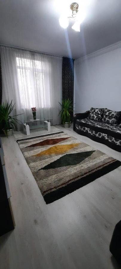 Apartament La Denis Bîrlad Exteriör bild