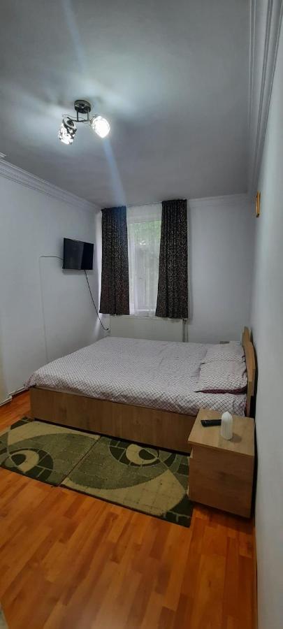 Apartament La Denis Bîrlad Exteriör bild